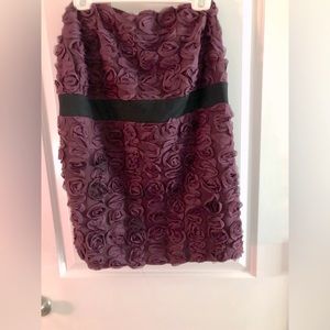 Torrid sz 4 tube top with 3-D rosettes GUC